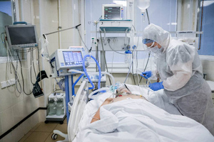 В России от ковида за сутки умер 1251 человек, это максимум с начала пандемии