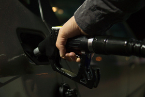 Президент НТС Баженов рассказал, при каких условиях снизятся цены на бензин в России