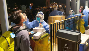 В шанхайском Диснейленде на ковид проверили тысячи гостей из-за одного заражённого