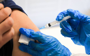Вирусолог предложил снимать вакцинацию от коронавируса на видео