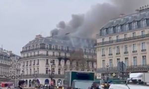 Крупный пожар вспыхнул на бульваре Капуцинок в Париже