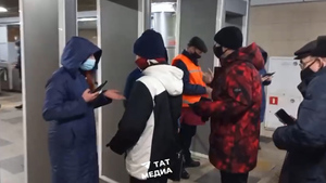 В Казани утром из метро и трамваев высадили 500 пассажиров без QR-кодов
