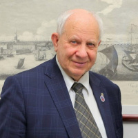 <p>Зачем возвращать тот груз, который не нужен на Земле? Это понадобится, когда будет необходимо возвращать на Землю какие-то вещи с той же Луны, полезные ископаемые. Это будущее нашей космонавтики</p>