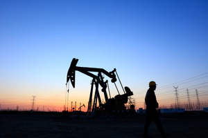 Политолог Абзалов объяснил решение Байдена высвободить нефть из стратегических резервов