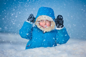 Поляки восхитились русскими малышами, играющими в 50-градусный мороз на детской площадке
