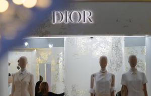 Dior пришлось извиниться за фото, взбесившее китайский Интернет