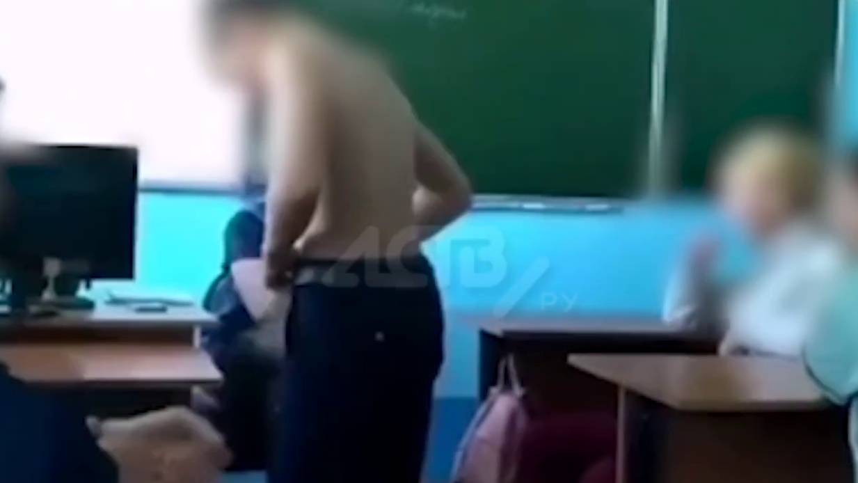 На Сахалине учительница уволилась после появления видео игры на раздевание с учениками