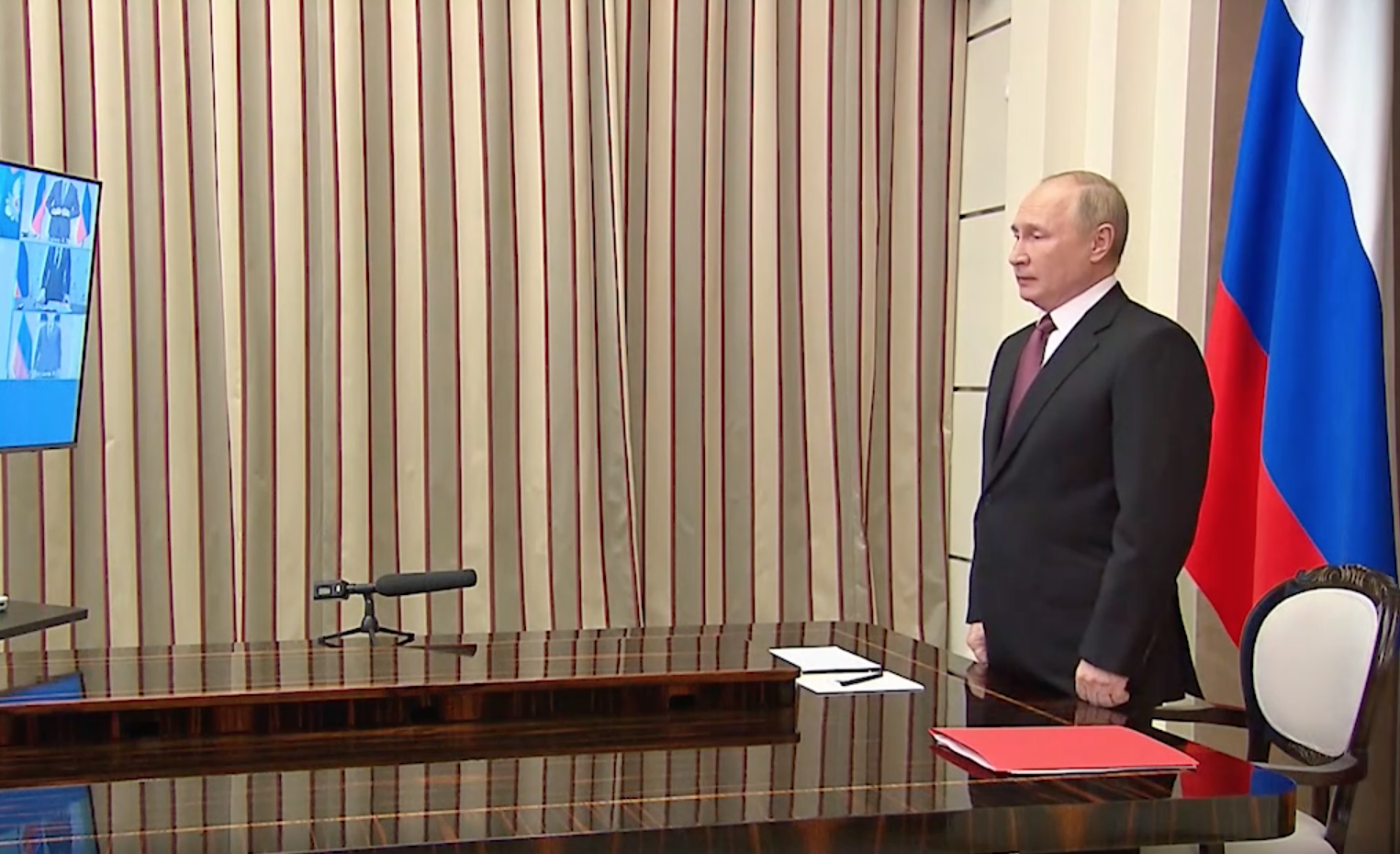 Путин начал заседание Совбеза с минуты молчания в память о погибших на шахте 