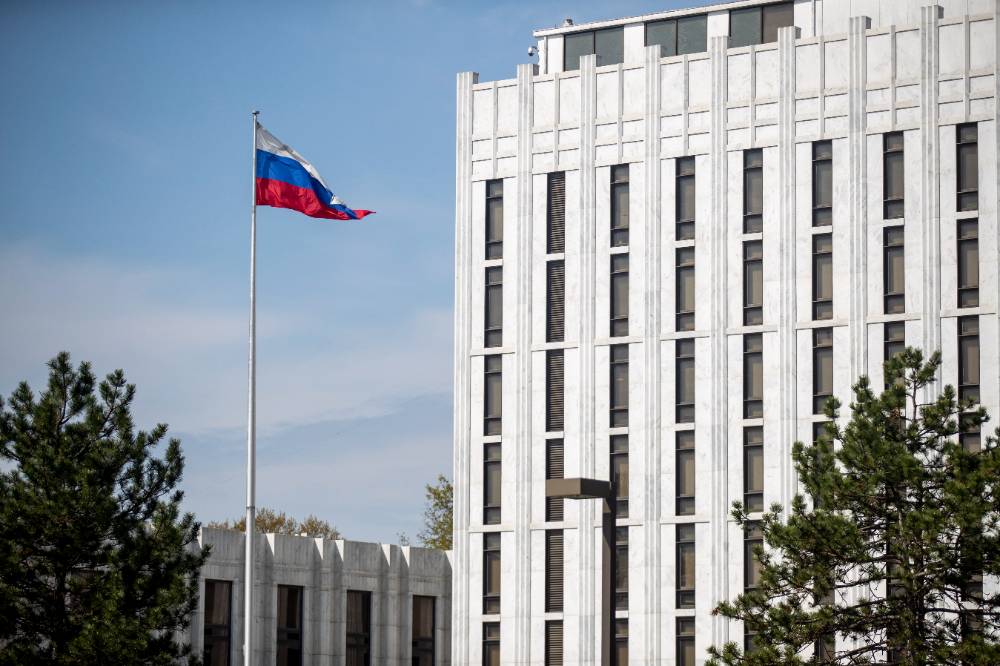Антонов: 27 российских дипломатов с семьями покинут США 30 января