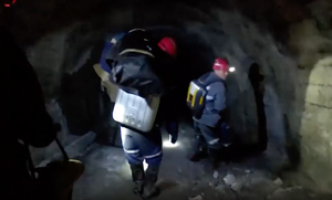 Опубликовано видео спуска горноспасателей на разведку в шахту "Листвяжная"