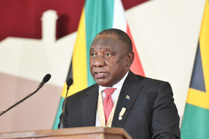 "Не стоит поддаваться панике": Президент ЮАР выступил с обращением к нации по поводу штамма коронавируса "омикрон"