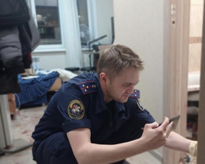 Изуродованные тела молодой пары нашли в запертой квартире во Владивостоке
