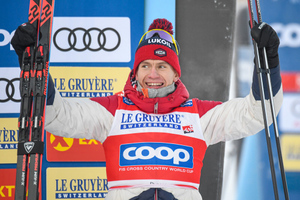 Король вернулся: Большунов выиграл гонку преследования на этапе Кубка мира по лыжам