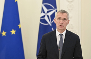 Генсек НАТО Столтенберг пригрозил РФ последствиями в случае агрессии против Украины
