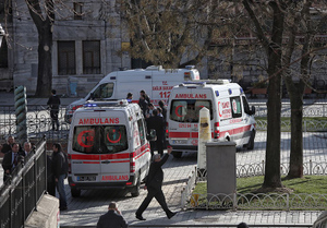 Генконсульство: Россиян нет среди погибших из-за урагана в Стамбуле