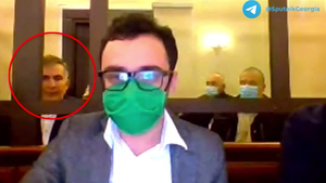 Появилось видео с Саакашвили из зала суда