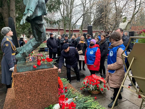 Шагнувшая в бессмертие: "Волонтёры Победы" провели акции в память о Зое Космодемьянской по всей России