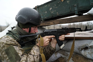 Переход на военное положение: Почему Зеленский готовится возобновить войну в Донбассе