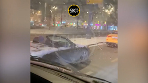 "Когда в душе лето": Москвич прокатился на кабриолете по заснеженным дорогам