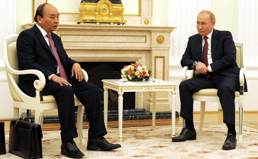 Владимир Путин с Нгуен Суан Фуком. Фото © Kremlin.ru