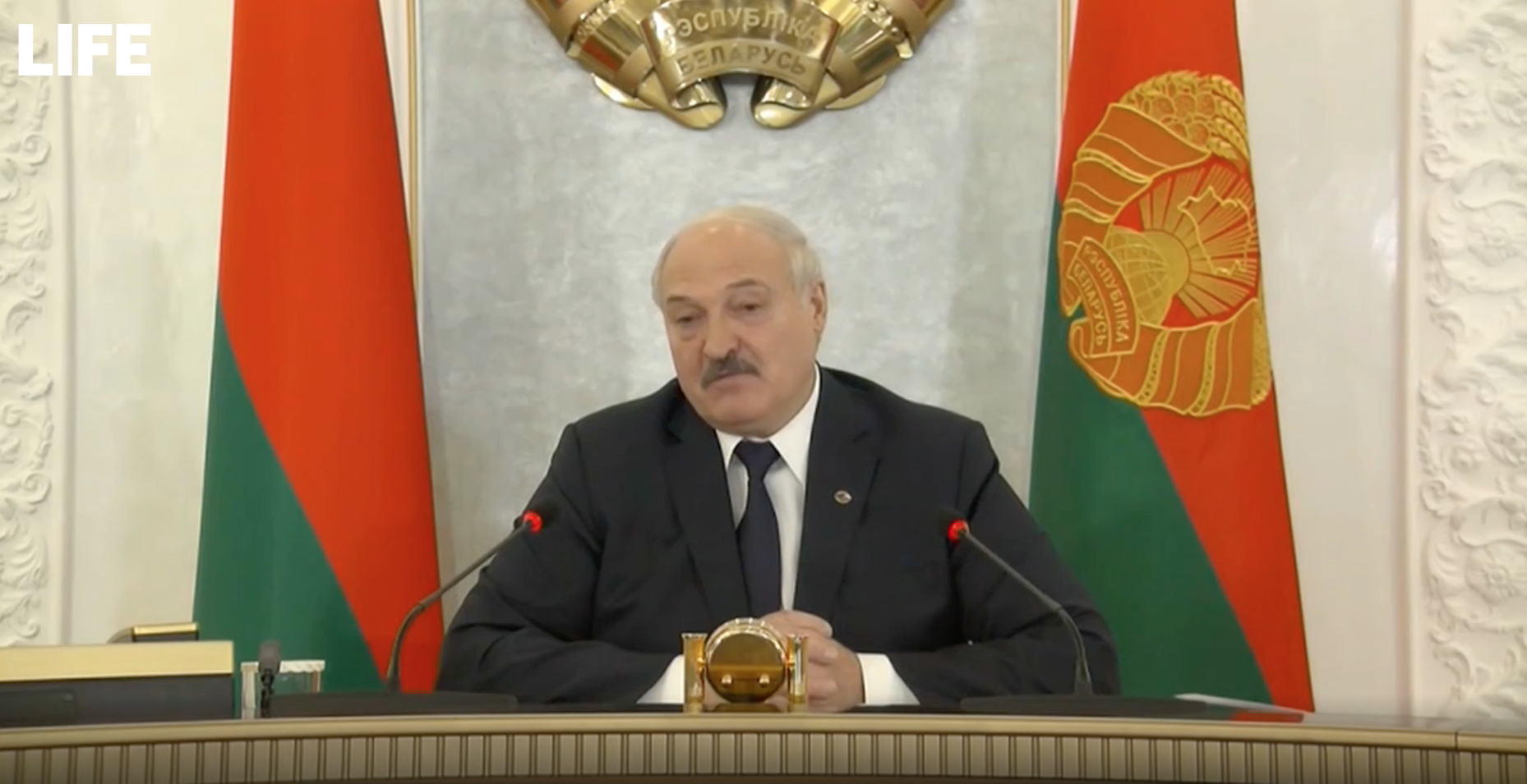 "В этой шутке есть только доля шутки": Лукашенко пожаловался, что Путин не взял его в Крым