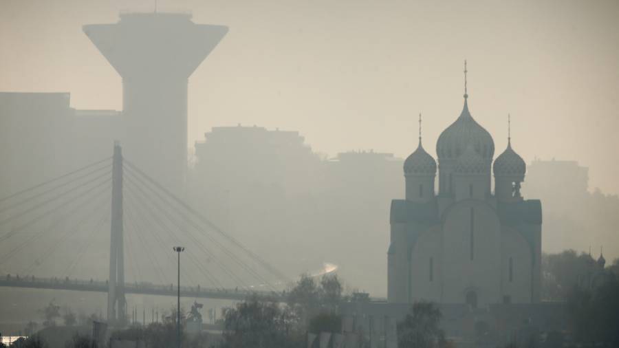 МЧС распространило экстренное предупреждение из-за тумана в Москве