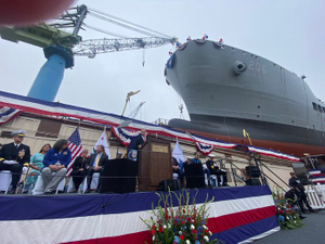 Новый военный корабль в США назвали в честь борца за права геев