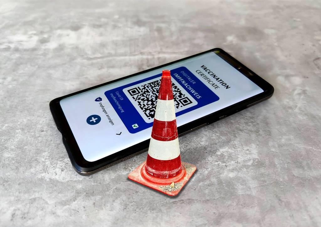 В Красноярском крае систему QR-кодов продлили на неопределённый срок