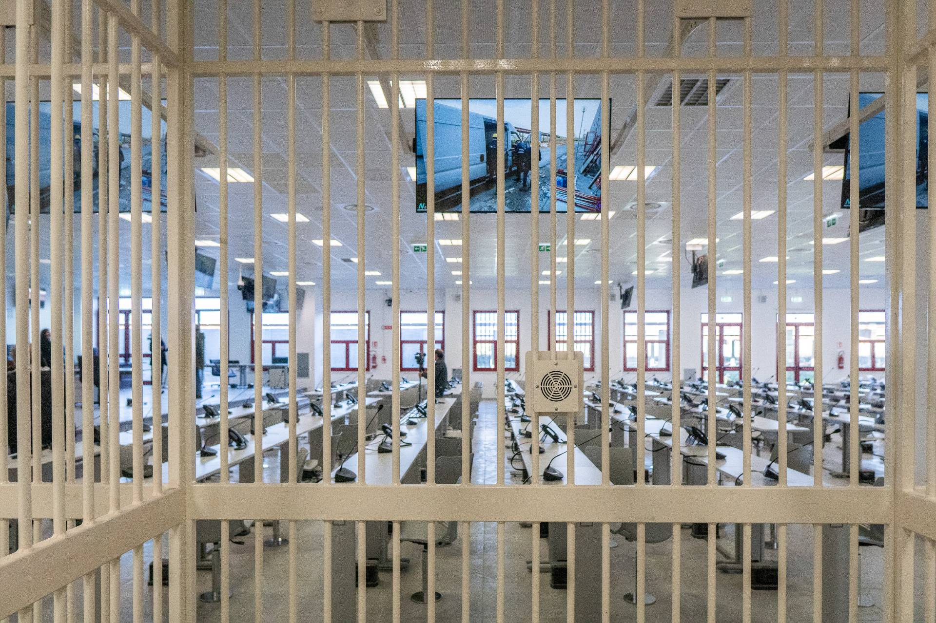 Процесс века: В Италии судят членов самой могущественной мафиозной организации мира, а связи ведут к русским
