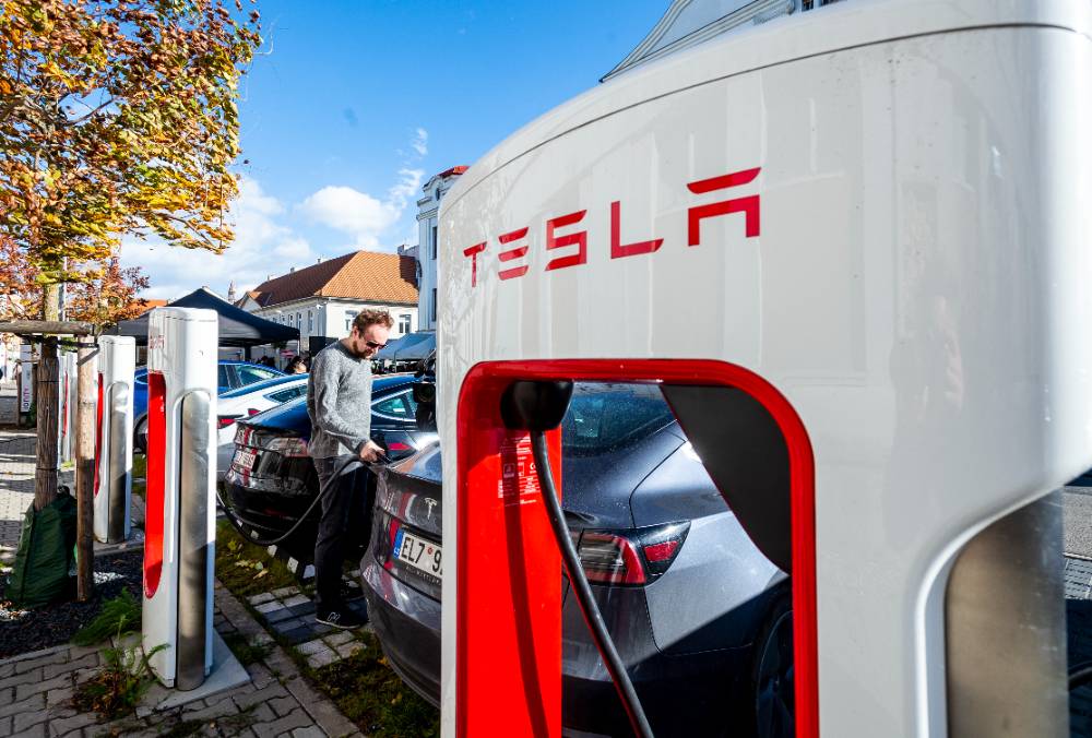 Токены Tesla упали почти на 7% после окончания голосования Маска о продаже акций