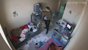 Появилось видео неспешных сборов Саакашвили перед госпитализацией в тюремную больницу