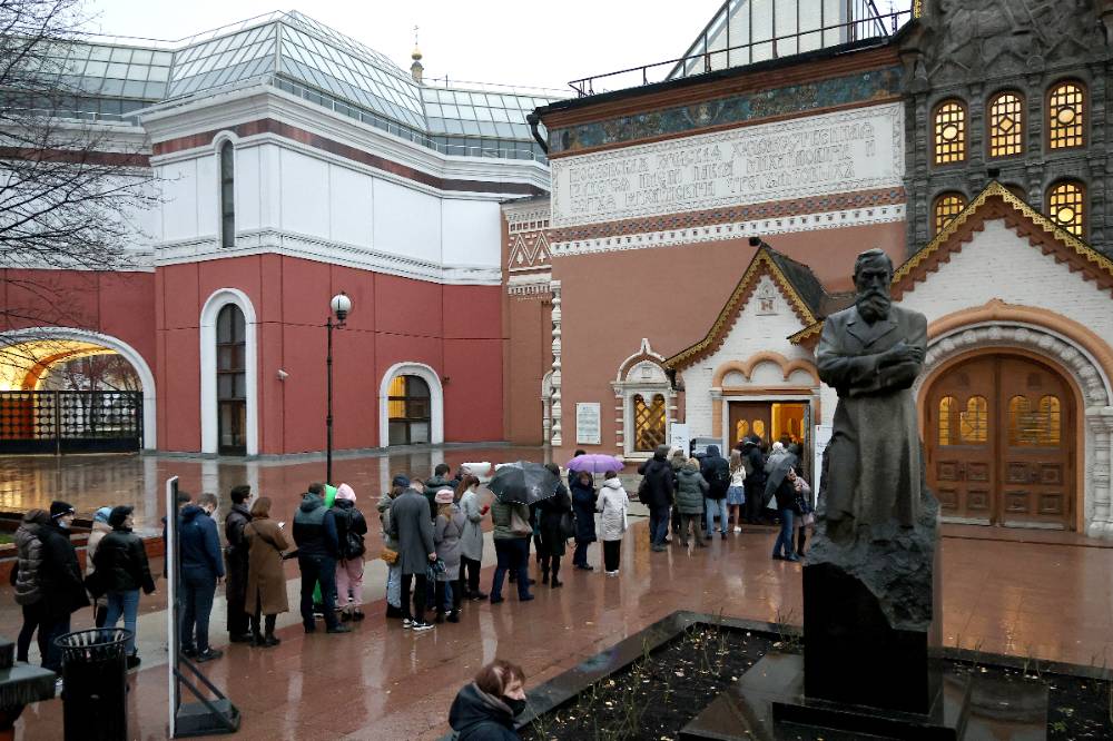 Каждый четвёртый россиянин во время нерабочих дней посетил театр или музей