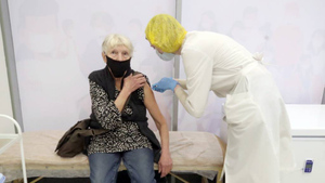 В Петербурге ввели обязательную вакцинацию для людей старше 60 лет