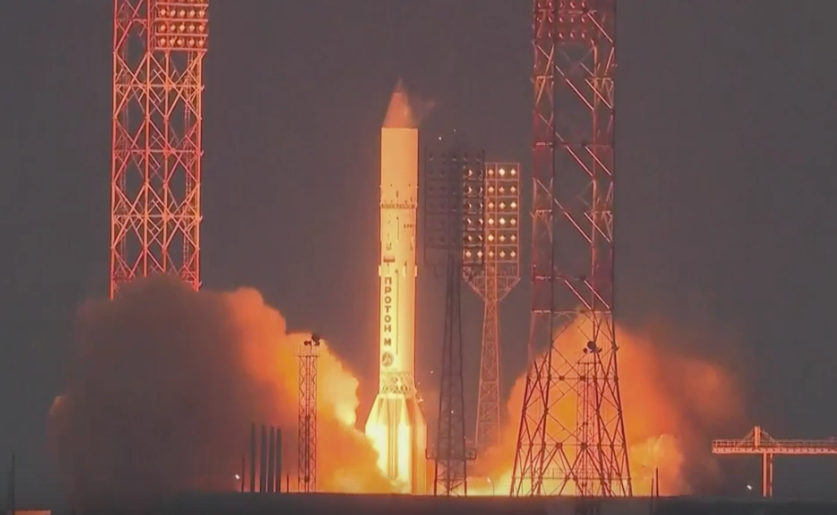 Запуск ракеты "Протон-М" с космодрома Байконур. Скриншот трансляции "Роскосмоса" © VK