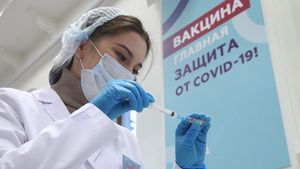 Песков заявил, что популяризация прививок от ковида в РФ продолжится