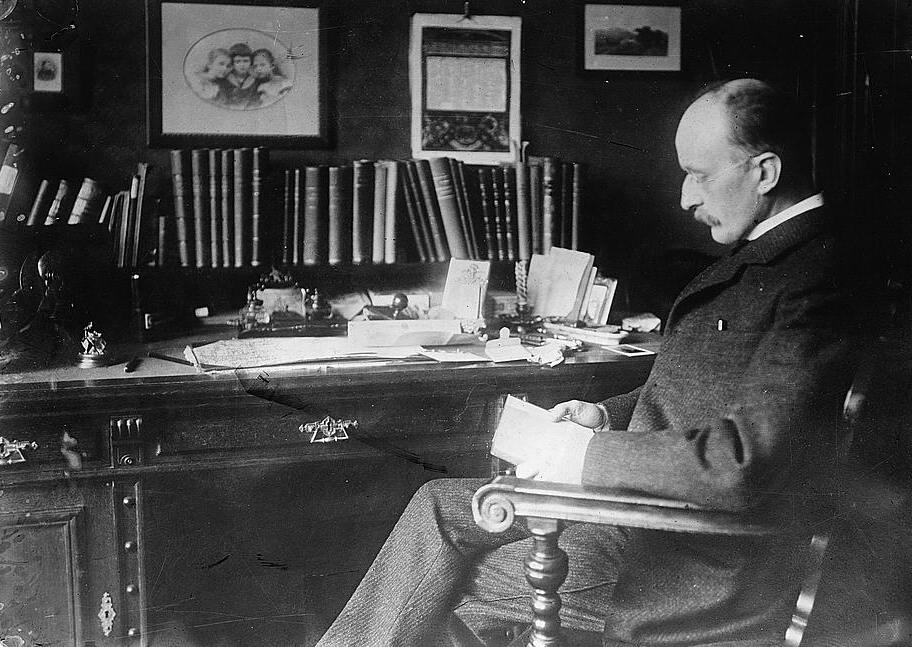 Макс Планк в своём рабочем кабинете. Фото © Wikipedia