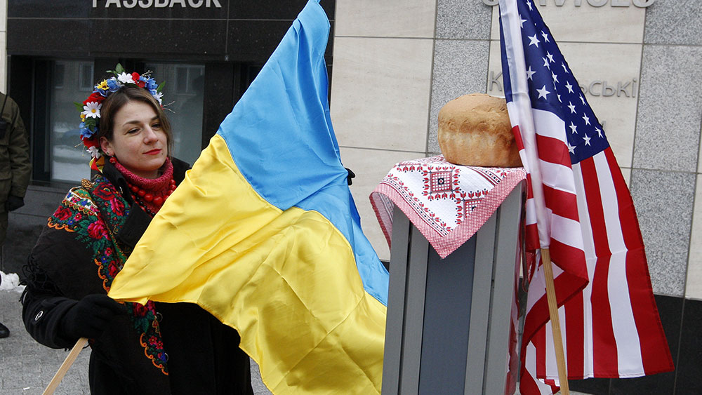 "Борьба до последнего украинца": Во Франции заподозрили США в подготовке вторжения Киева в Донбасс