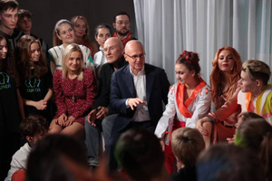 Кириенко посетил премьеру первого детского иммерсивного мюзикла ZUMER