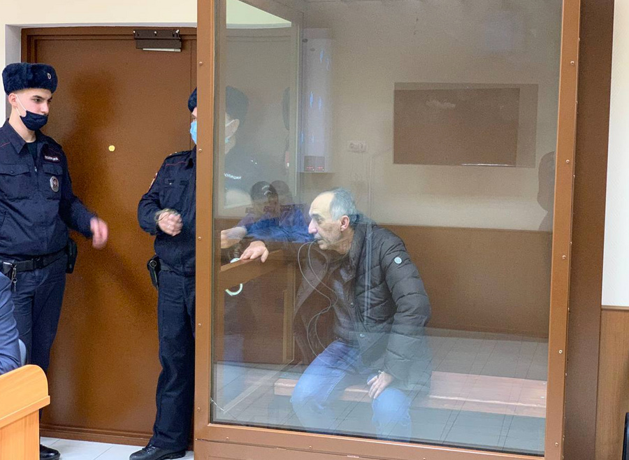 <p>Мурад Оганесян, обвиняемый в нападении с ножом на врача стоматологии © Бабушкинский суд Москвы</p>