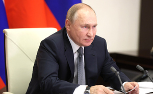 Путин перечислил важные меры для повышения доходов населения