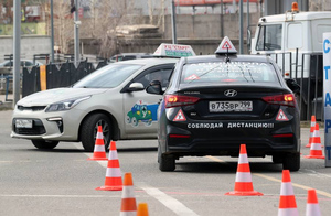 В России будущих водителей предложили учить в автошколах по новой программе
