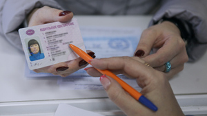Водительское удостоверение заменит паспорт: в каких случаях это возможно и в чём опасность

