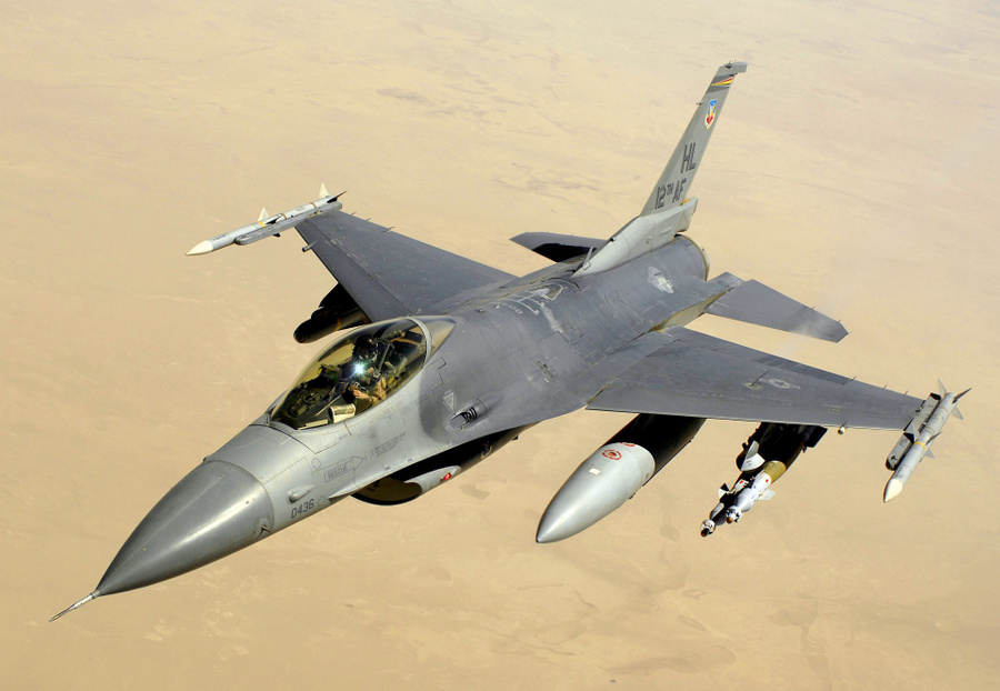 Истребитель F-16. Фото © Wikipedia
