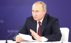 Путин: "Спутник V" в борьбе с "омикроном" работает лучше других вакцин