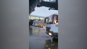 В Шереметьево загорелась машина наземных служб во время обслуживания борта "Аэрофлота"