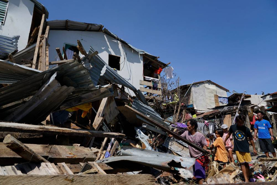 <p>Последствия тайфуна "Раи" на Филиппинах. Фото © ТАСС / АР</p>