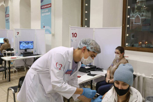 В Москве начал действовать новый алгоритм получения медотвода к вакцинации от ковида