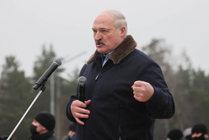 Лукашенко рассказал о "море безымянных могил" мигрантов в польских лесах