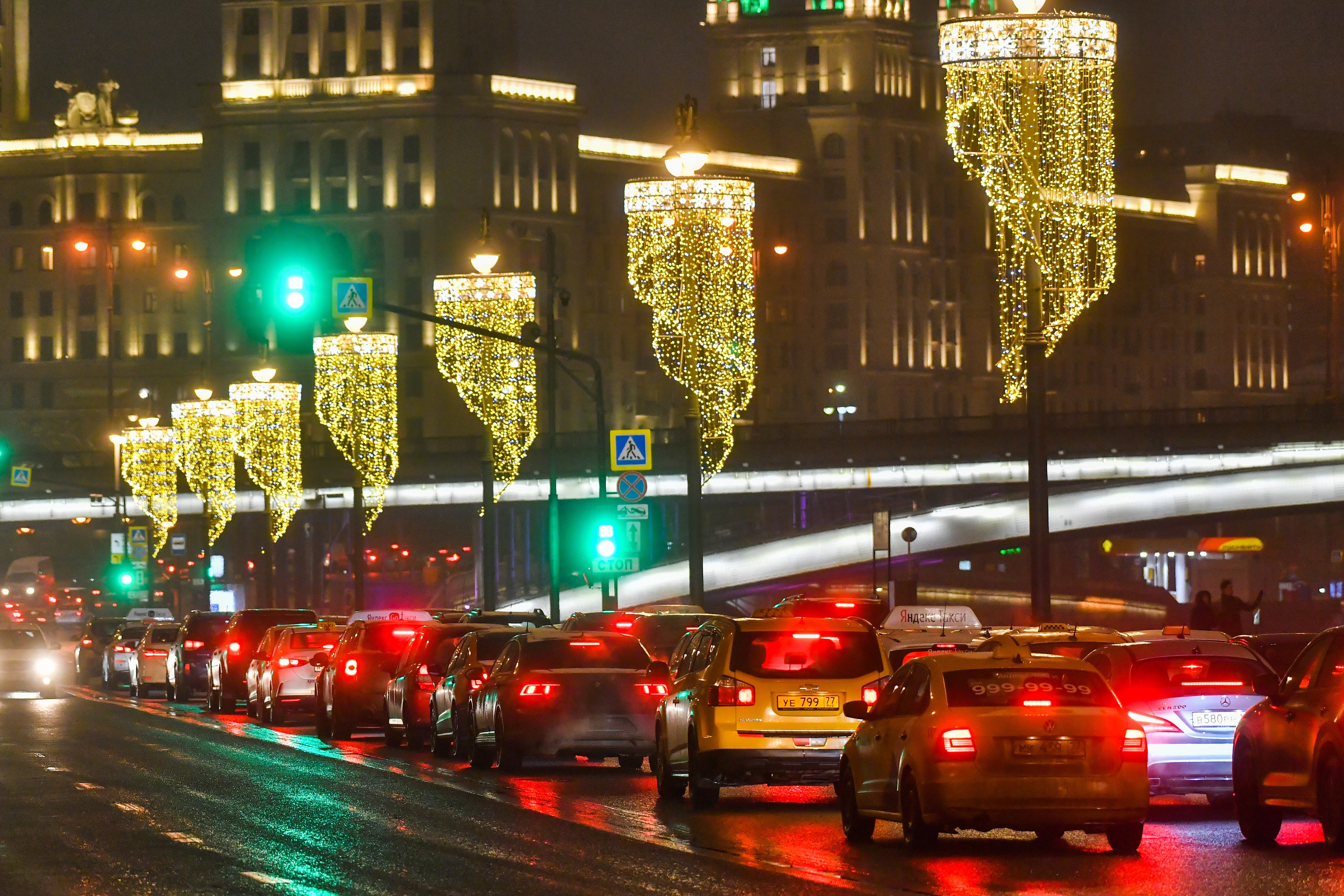 Пробки на дорогах Москвы достигли десяти баллов
