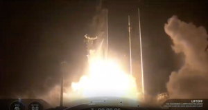 Ракета-носитель Falcon с кораблём Dragon стартовала к МКС с мыса Канаверал